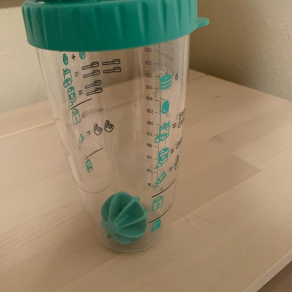 Pampered Chef batter shaker - Picture 2 of 4